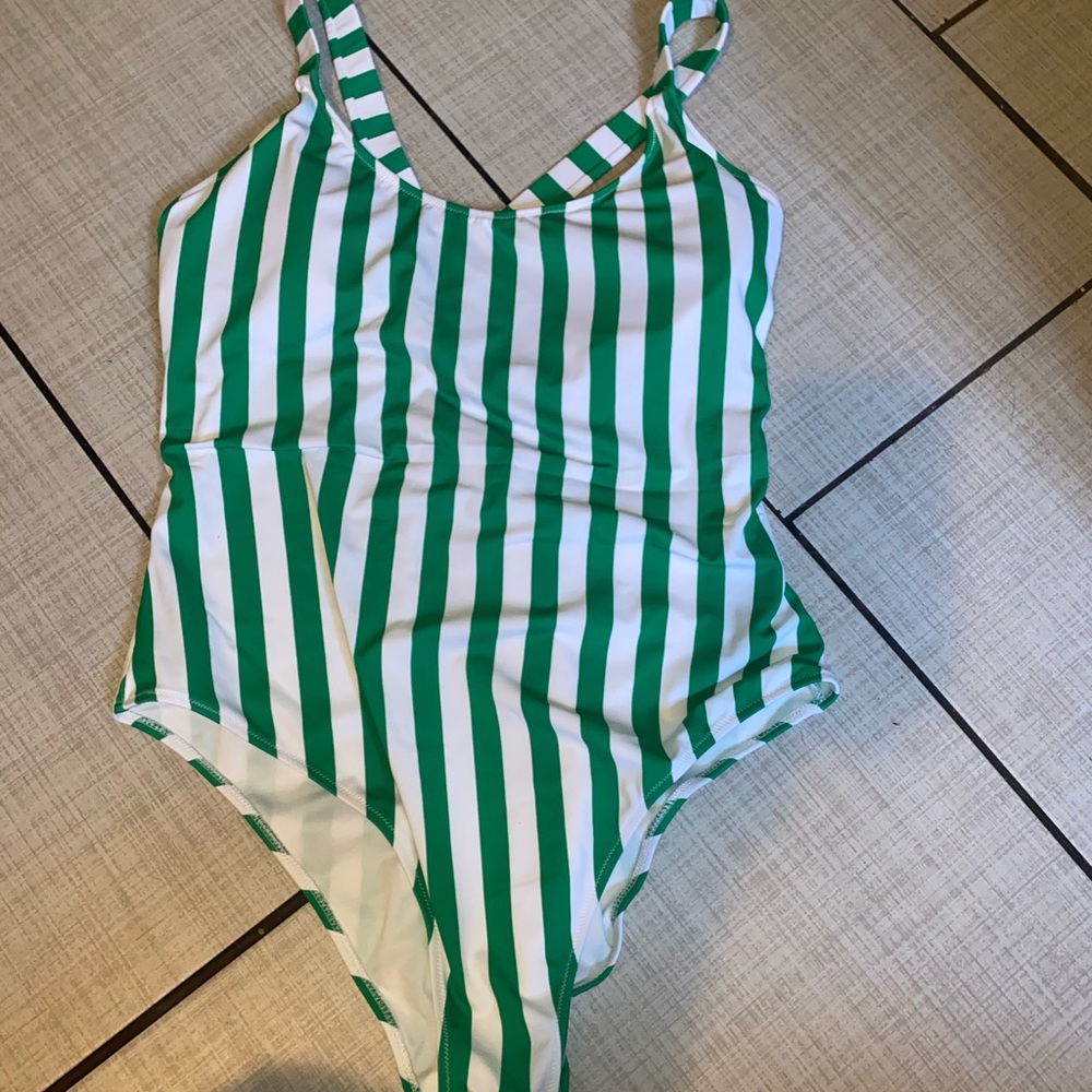 NWT forever 21 one piece bathing suit